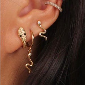 URBAN OUTFITTERS LUCKY CHARM SNAKE HOOP EARRINGS GOLD NEW WITH TAG